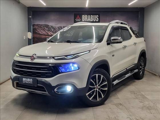 FIAT TORO 2.0 16V TURBO DIESEL RANCH 4WD AT9 FIAT TORO 2.0 16V TURBO DIESEL RANCH 4WD AT9